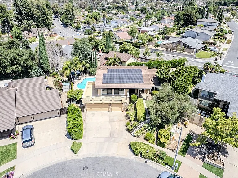 1901 Celeste Ln — Photo 48