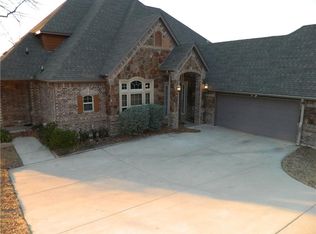 1800 Inspiration Ln, River Oaks, TX 76114
