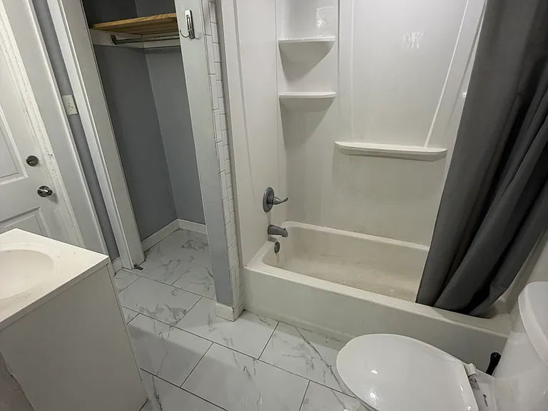 3437 Freret St — Photo 34
