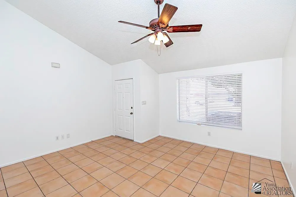 3 bed, 2.0 bath, 1257 sqft, $1,500 — Photo 3