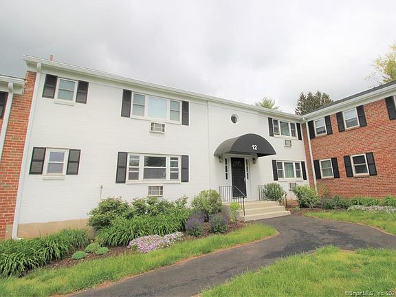 2nd image of 12 Robbins Ln APT B