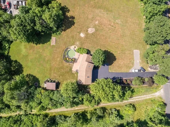 323 Auburn St, Leicester, MA 01524