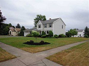 1st image of 1 Old Orchard Cmn