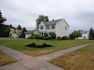 1 Old Orchard Cmn, Lancaster, NY 14086