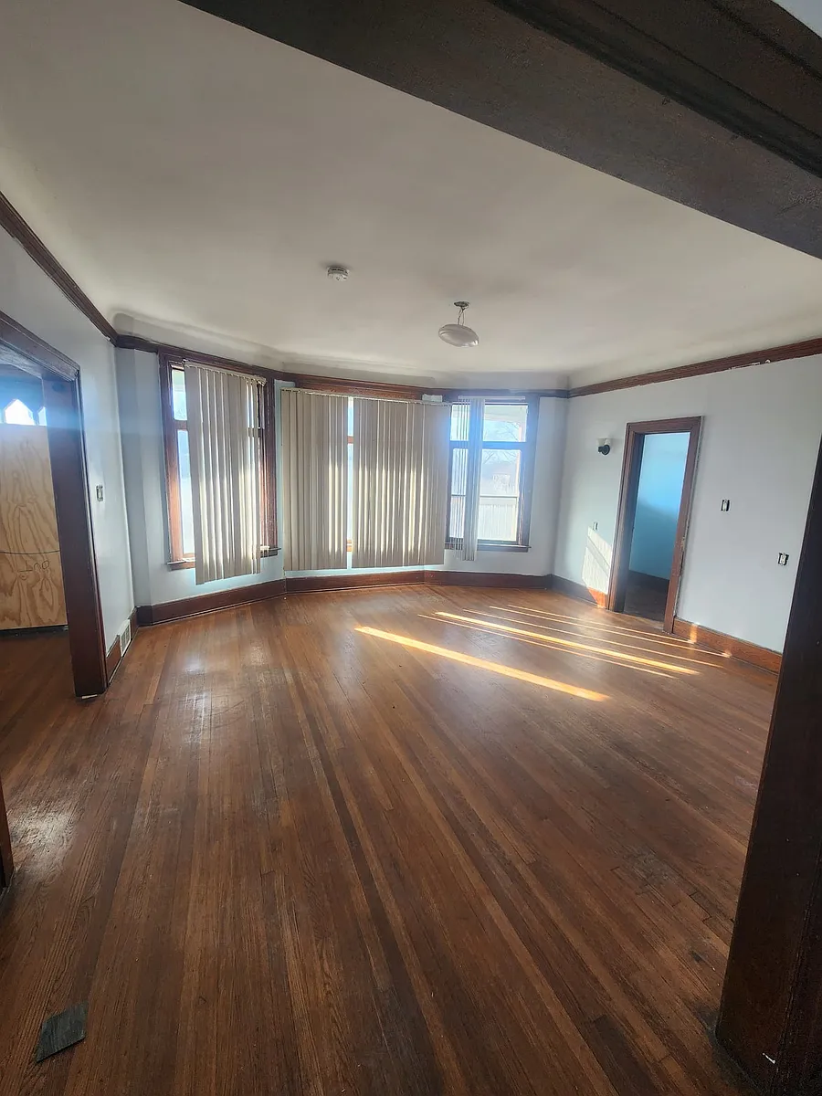 Building Photo - 13700 Conley Ave #2