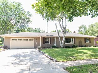 1116 W Blackhawk Dr, Fort Atkinson, WI 53538