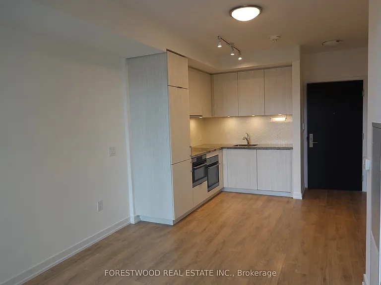 158 Front St E #519 — Photo 3