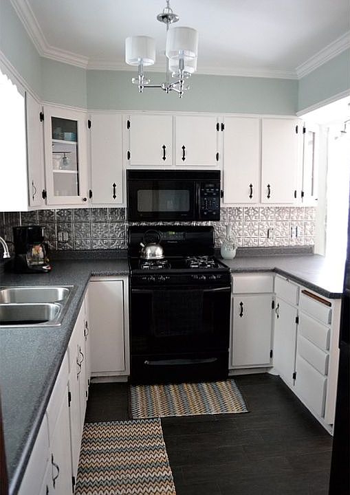 Clean, updated kitchen
