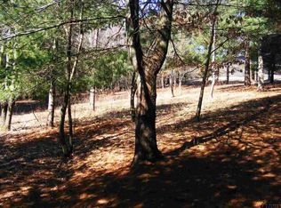 21 Holcomb Rd, Averill Park, NY 12018