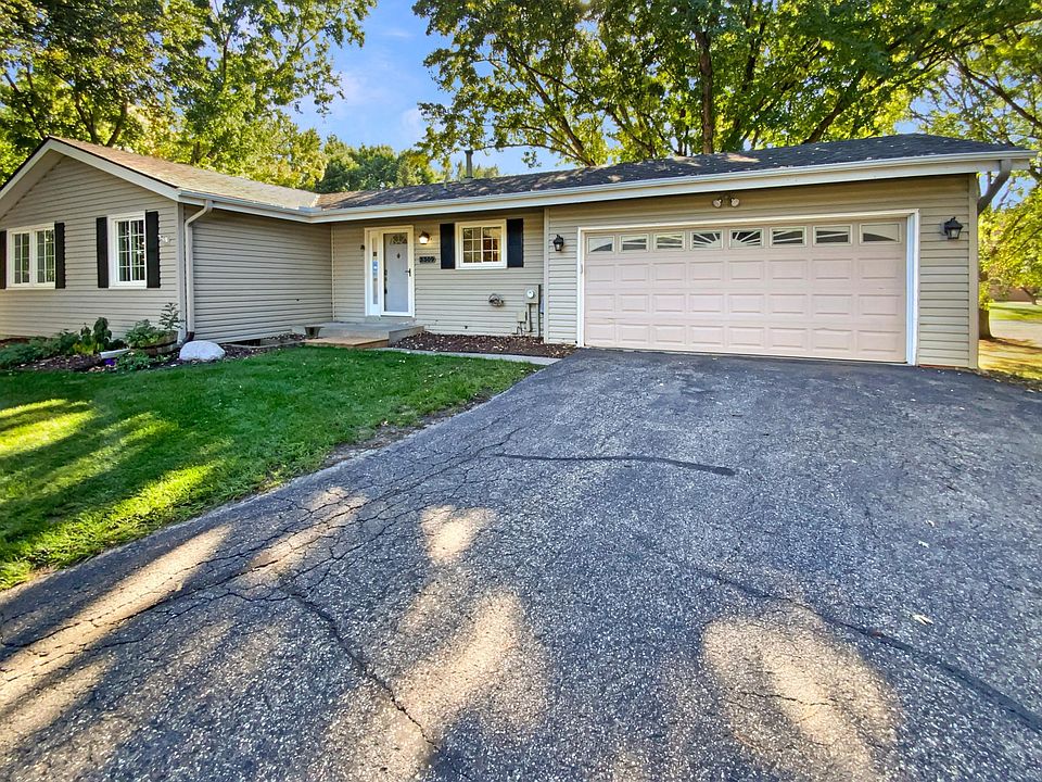 1st image of 3309 Red Oak Cir N