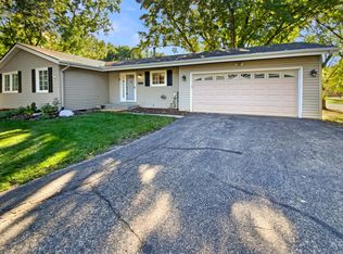 3309 Red Oak Cir N, Burnsville, MN 55337