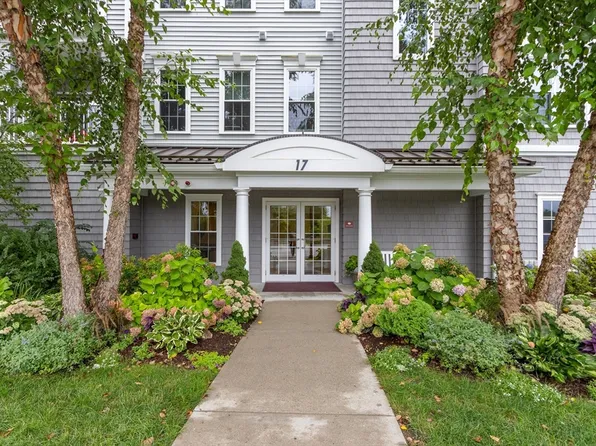17 Morgan Dr Unit 207, Natick, MA 01760