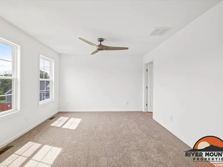 1985 Kyles Way — Photo 19