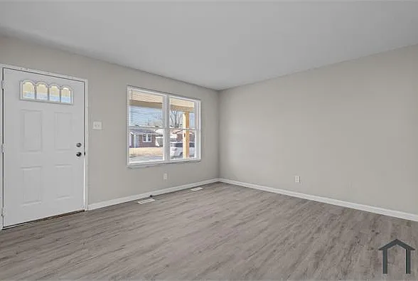 10432 Royal Dr — Photo 3