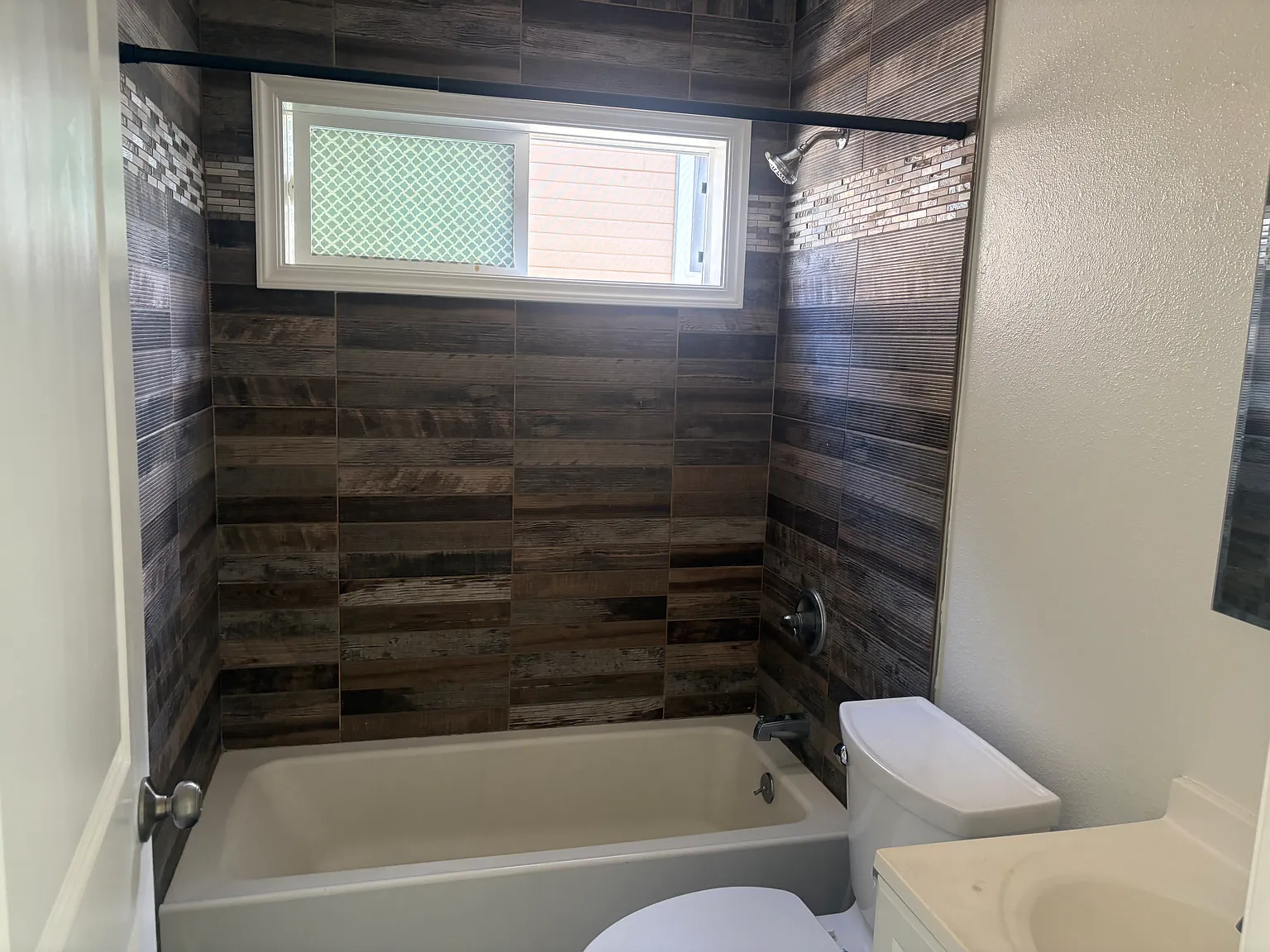 1 bed, 400 sqft, $1,800 — Photo 4