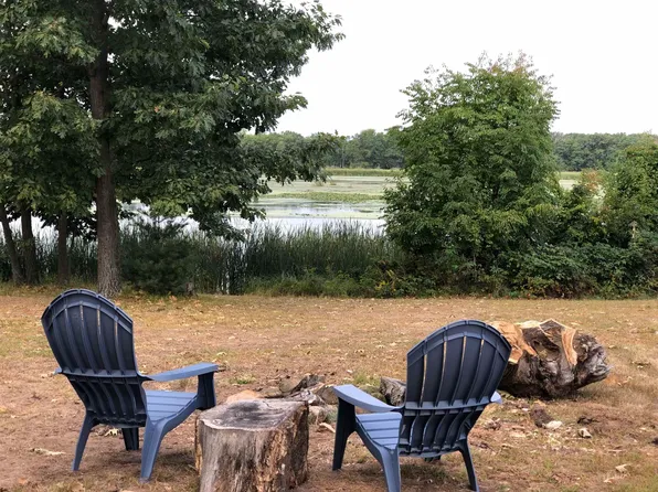 16 Lakeshore Dr, Montello, WI 53949