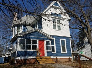 1126 N Vermilion St APT 3, Danville, IL 61832