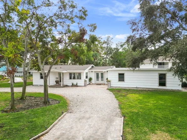 1800 Mound Pl S, Saint Petersburg, FL 33712