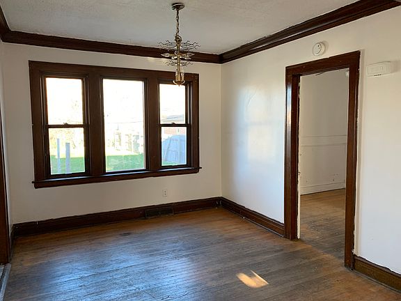 5th image of 4004 Wagner Ave