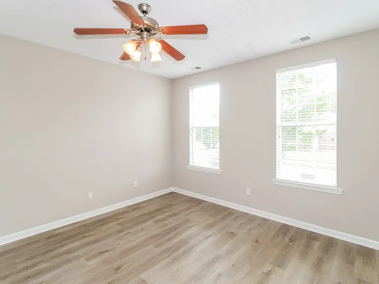 1262 Carlton Ridge Dr — Photo 9
