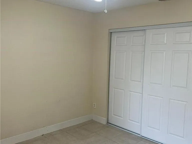 9 NE 44th St #9 — Photo 9