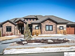 18670 Oregon Cir, Elkhorn, NE 68022