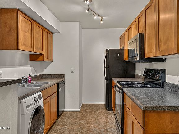 3rd image of 1185 W UNIVERSITY Avenue #101