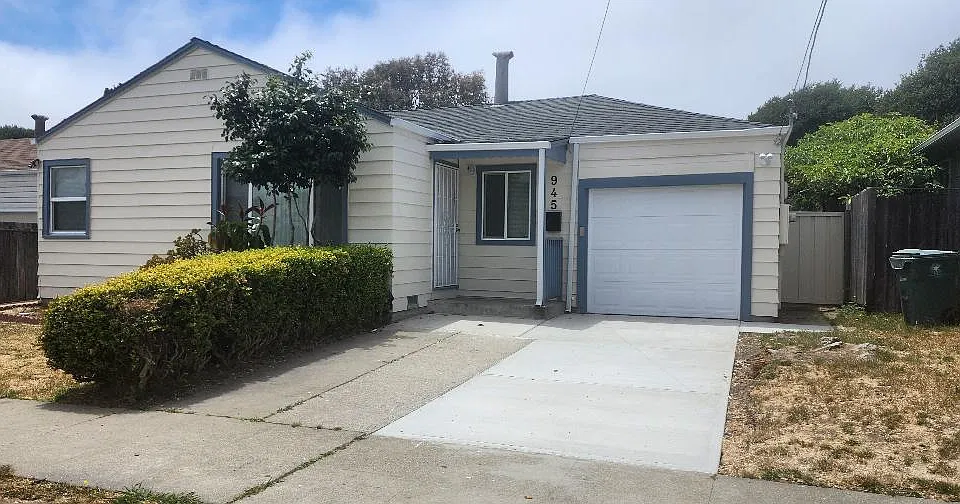 945 Ventura St