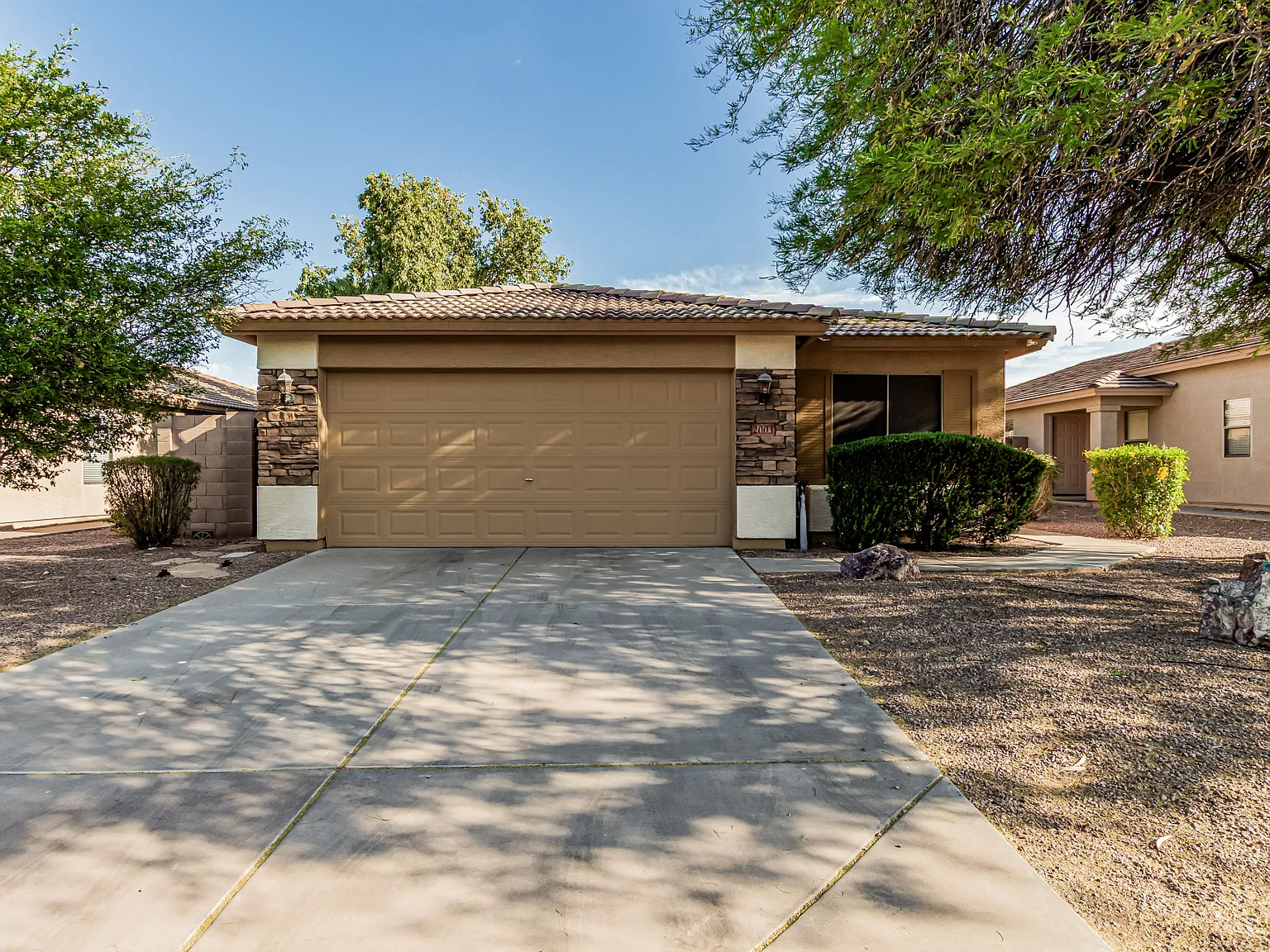 4 bed, 1687 sqft, $2,100 — Photo 2
