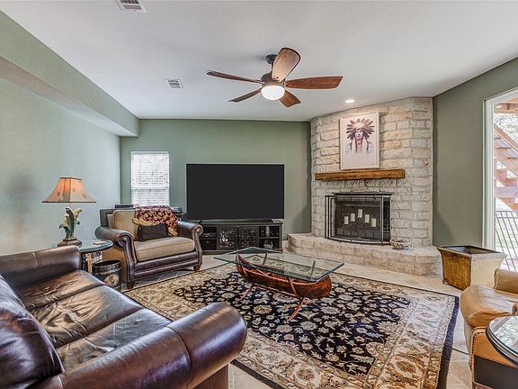 3rd image of 7917 Forest View Dr