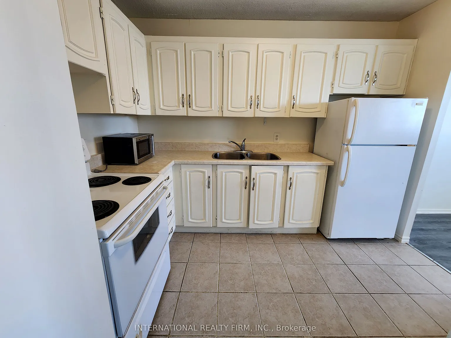 2 bed, $2,050 — Photo 4