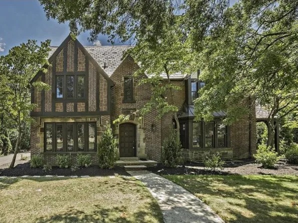 18250 Shelburne Rd, Shaker Heights, OH 44118