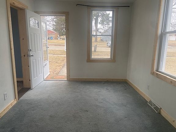 2nd image of 215 W 5th St