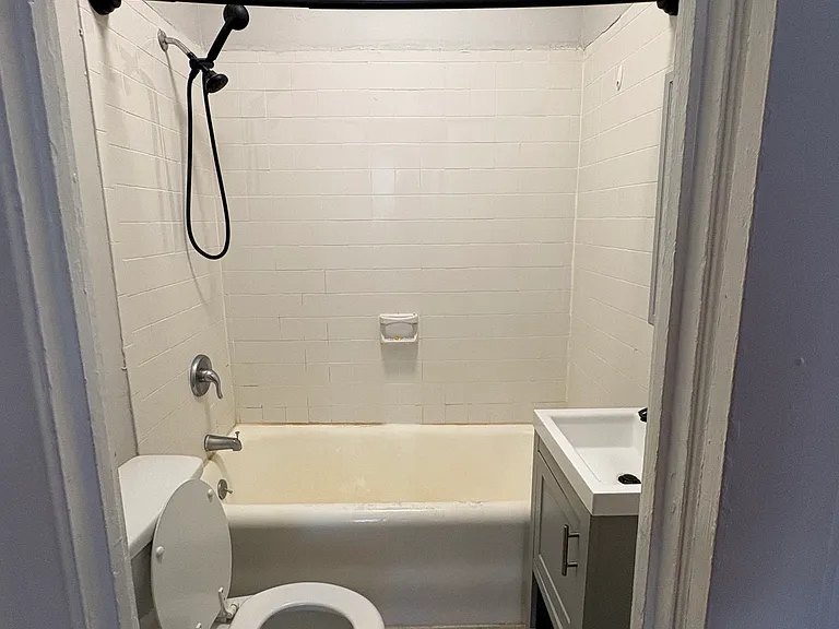 176 Washington Ave — Photo 8