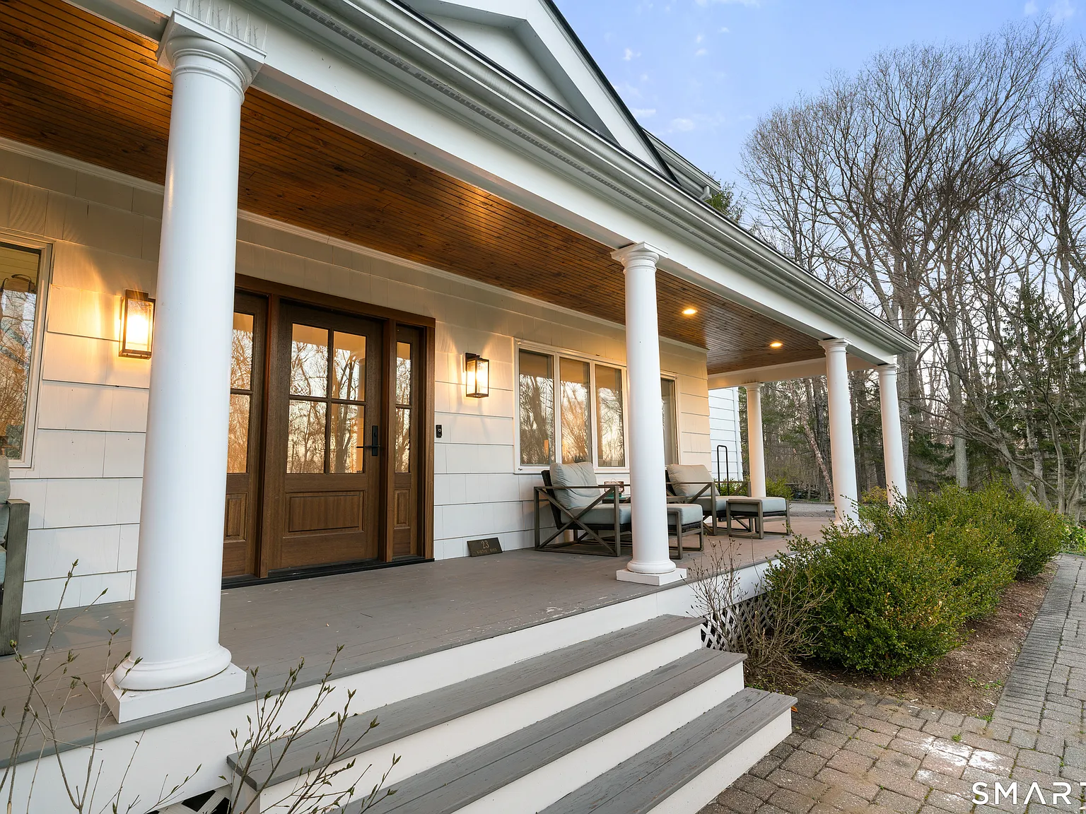 5 bed, 3.5 bath, 5079 sqft, $11,000 — Photo 2