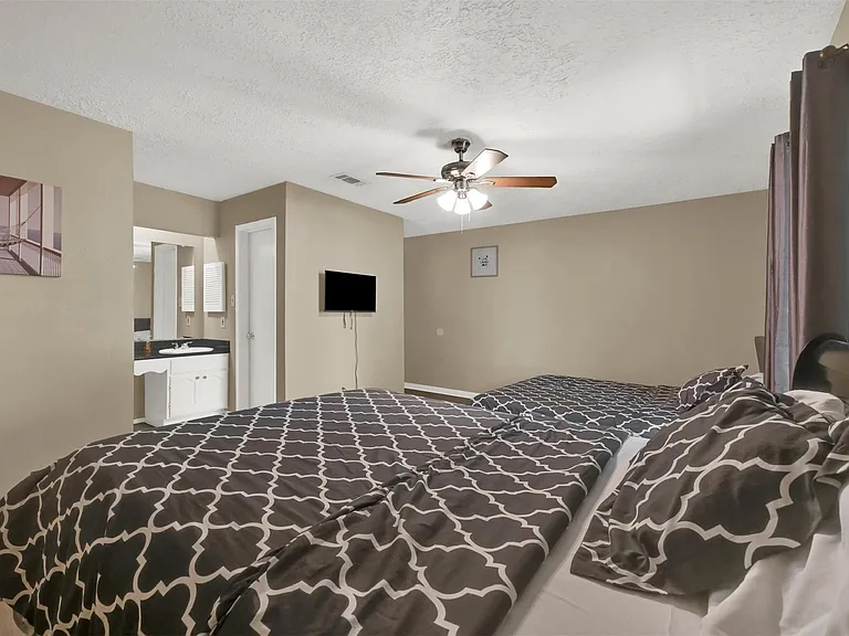 14102 Sylvia Dr — Photo 18