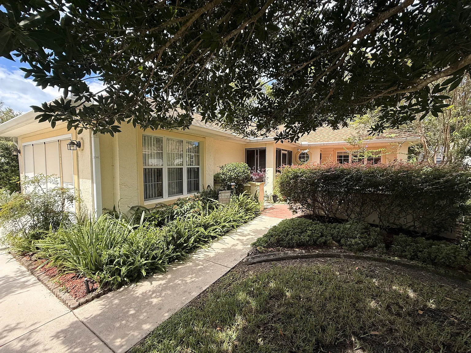 2 bed, 1070 sqft, $1,550 — Photo 1