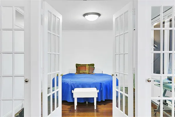Rented by R New York | media 7