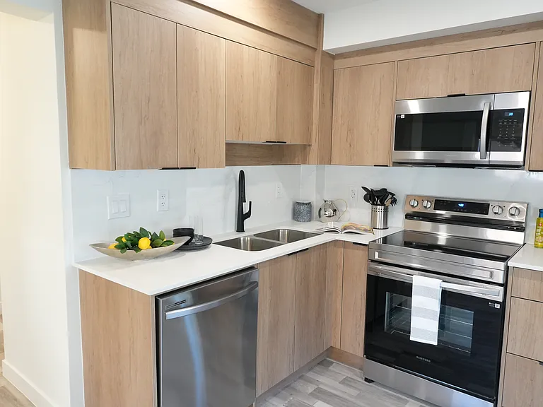 1019 17th Ave SW — Photo 9