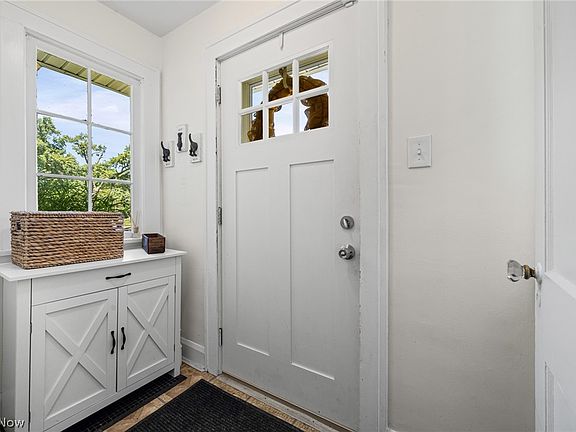 5th image of 3484 Meadowbrook Blvd