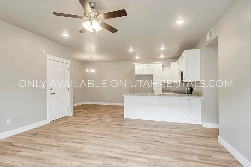 3 bed, 2.0 bath, 1200 sqft, $2,150 — Photo 3