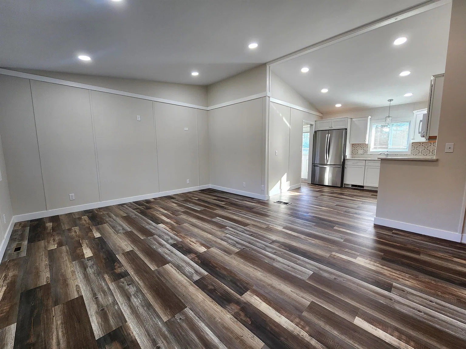 2 bed, 1.0 bath, 900 sqft, $1,300 — Photo 2