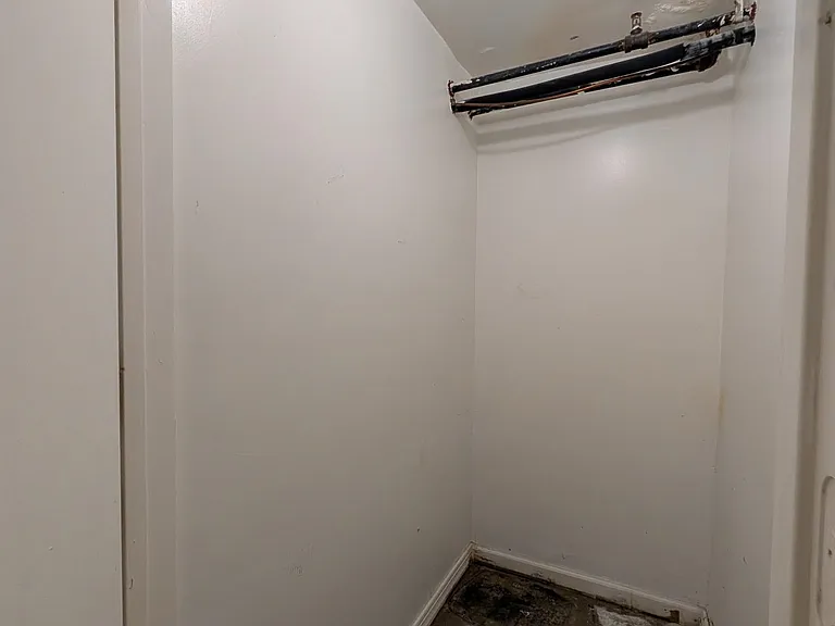 208 6th St #2R — Photo 16