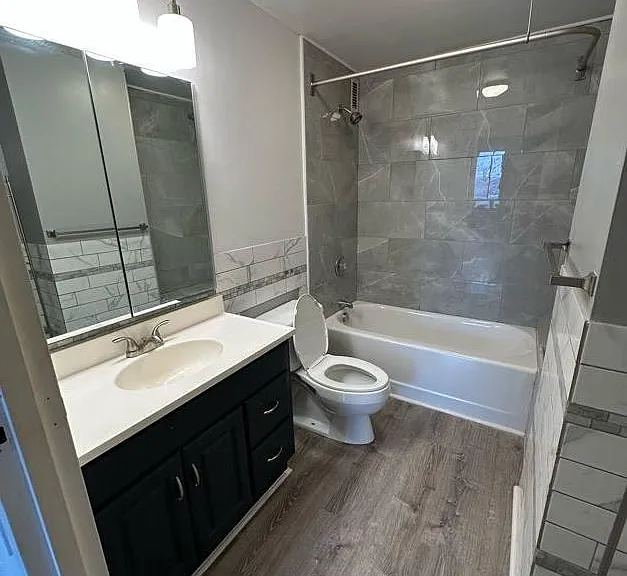 733 Harmon Cove Tower #733 — Photo 9