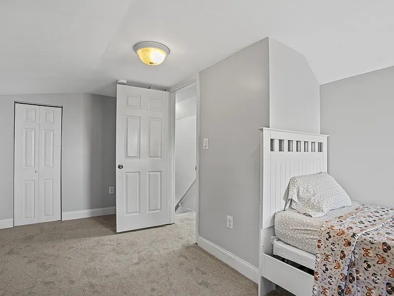 310 Maryland Ave — Photo 23