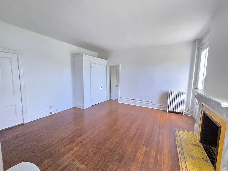 514 Grand Ave — Photo 9
