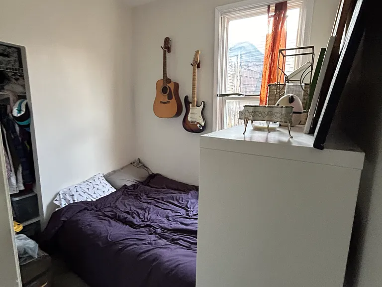 3503 W Dickens Ave — Photo 9