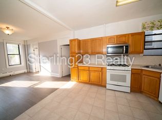 31-63 35th St #2C, Astoria, NY 11106