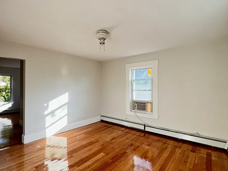 27 Barry St #2R — Photo 15