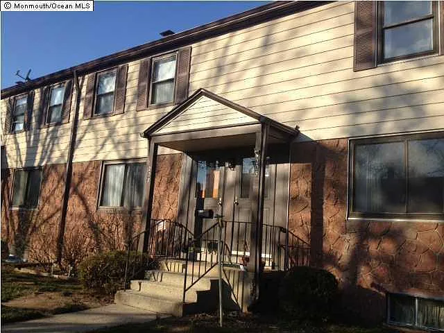 205 Rose St photo 1